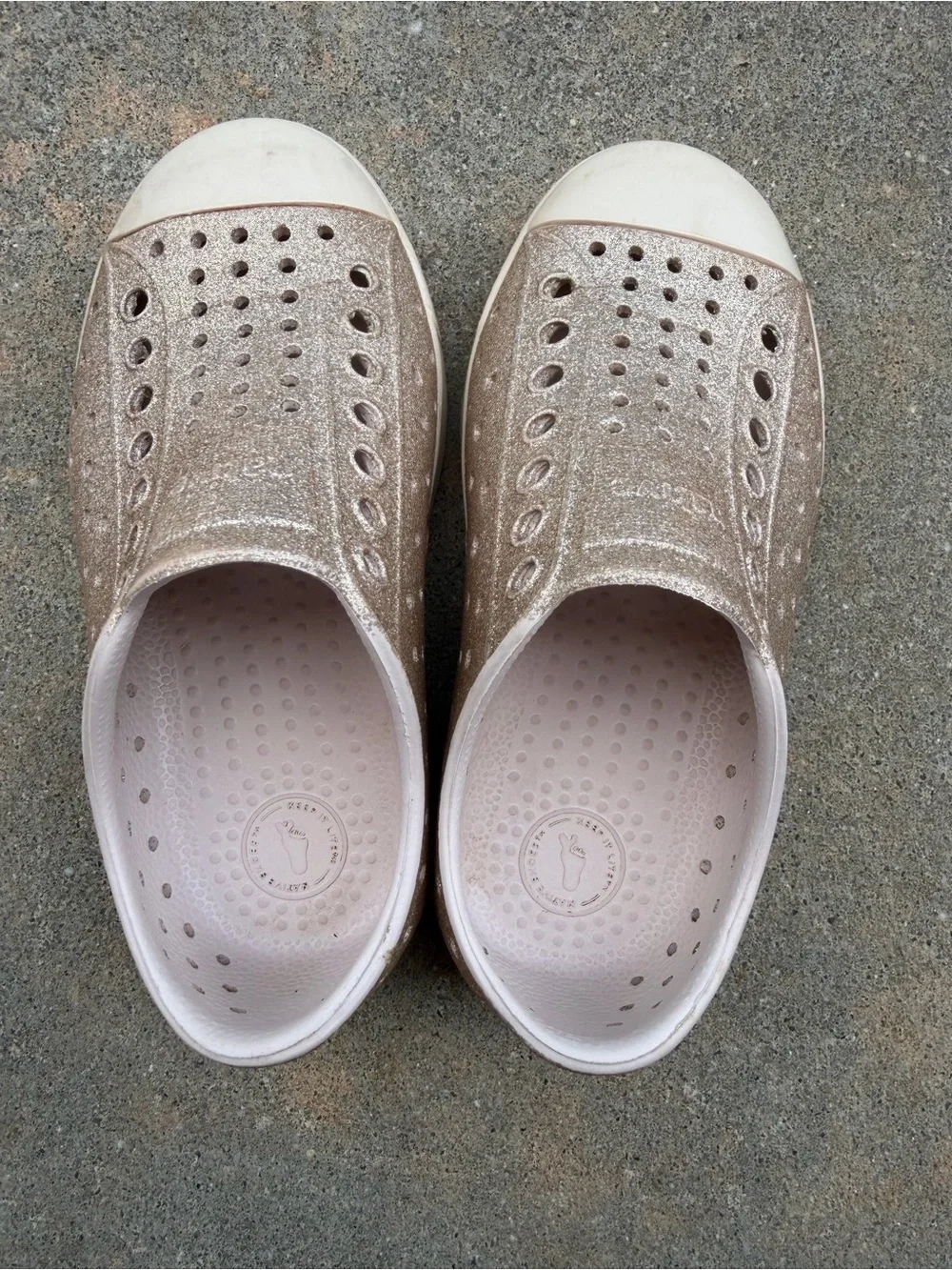 Native Kids Metallic Rose Water Shoes with White Toe Caps